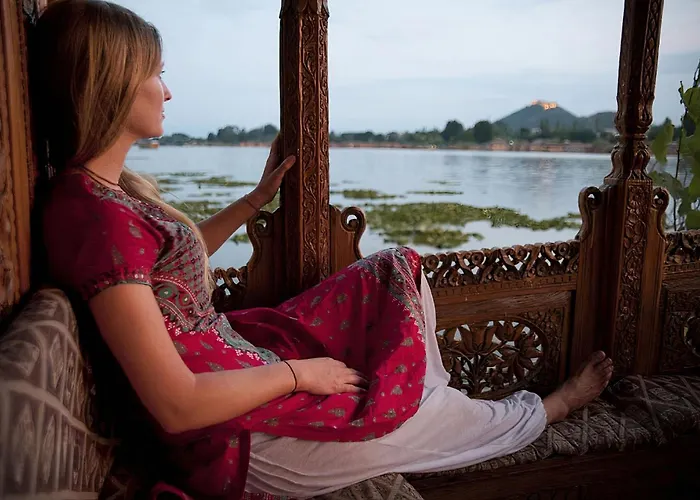 Amina Group Of Houseboats
