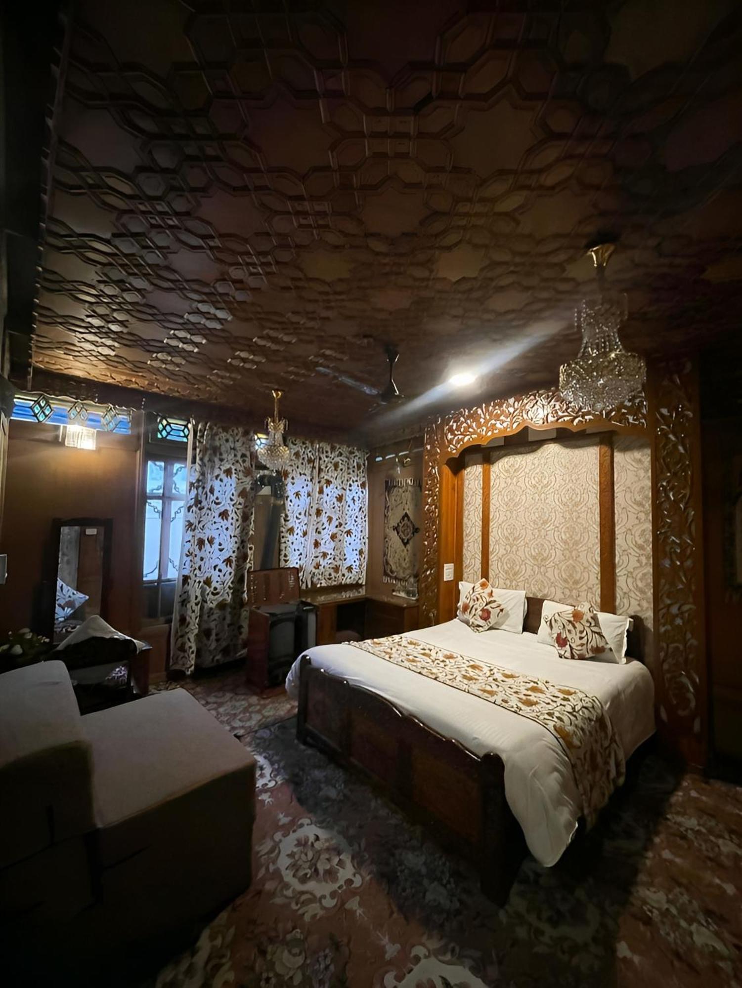 Amina Group Of Houseboats 4* Srinagar (Jammu and Kashmir)