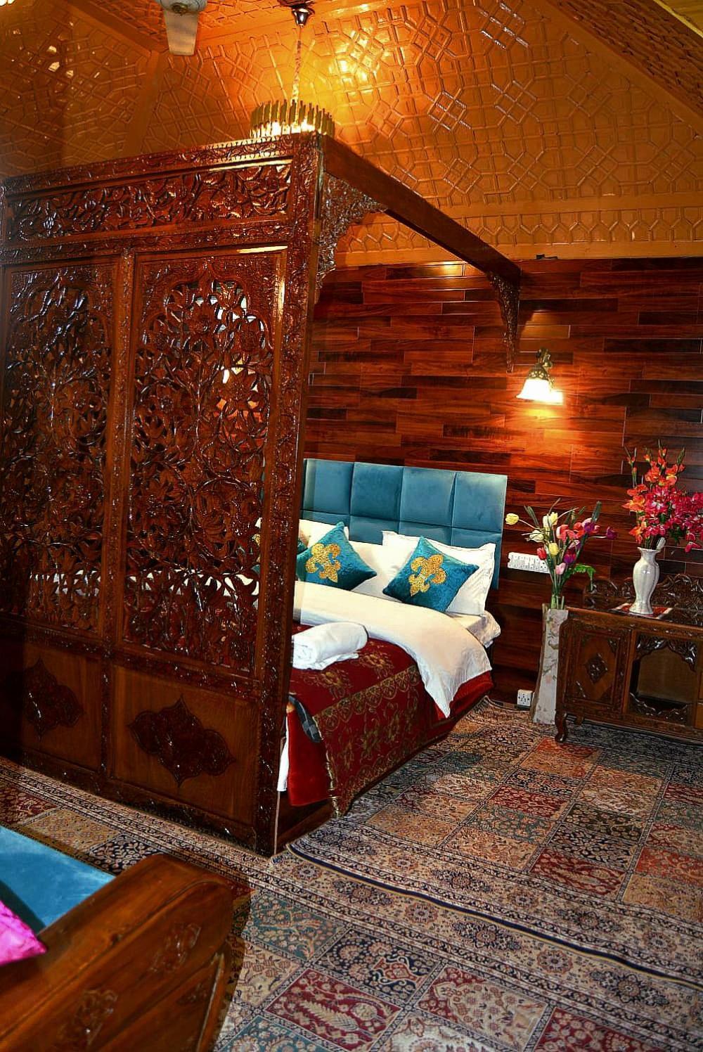 Amina Group Of Houseboats