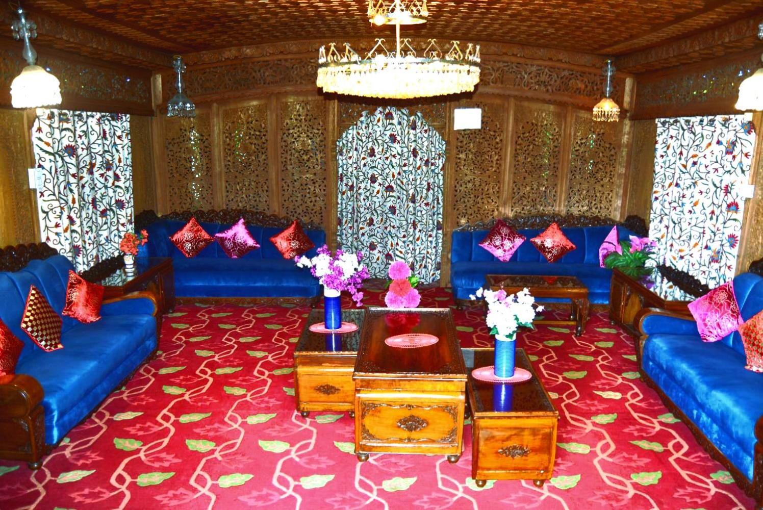 Amina Group Of Houseboats