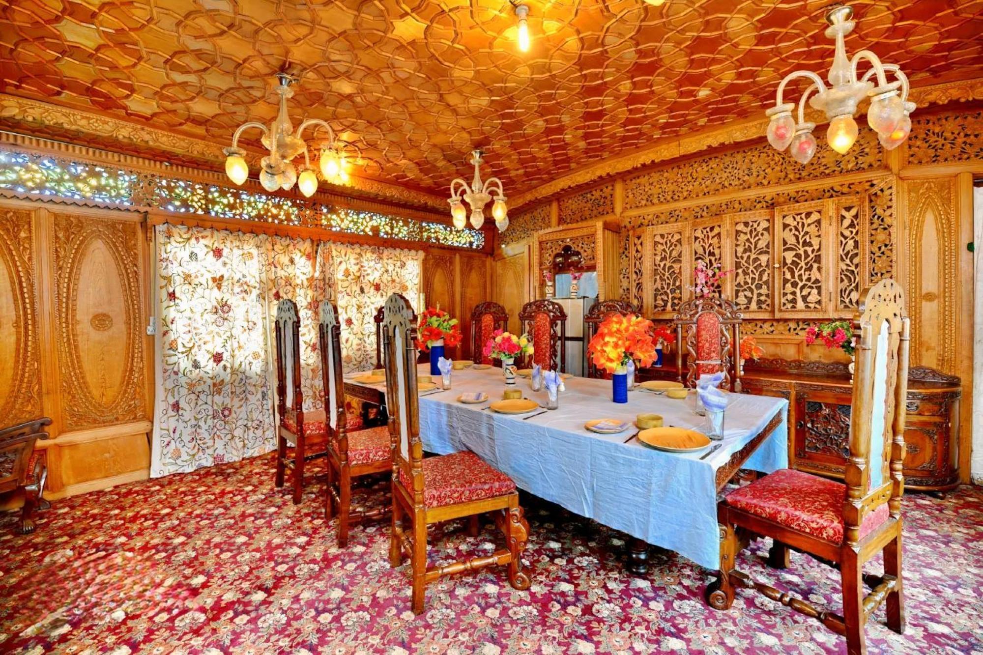 Amina Group Of Houseboats 4* Srinagar (Jammu and Kashmir)