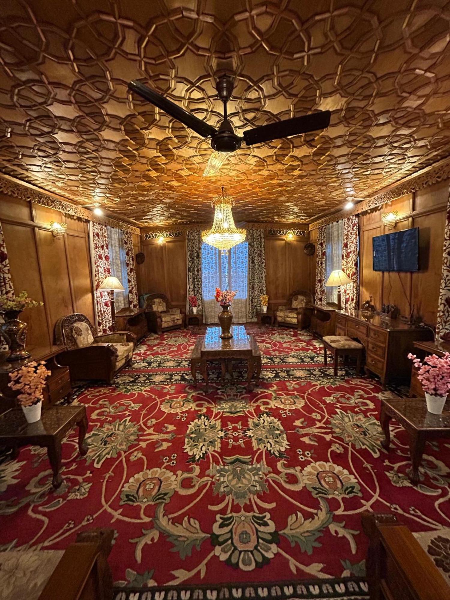 Amina Group Of Houseboats
