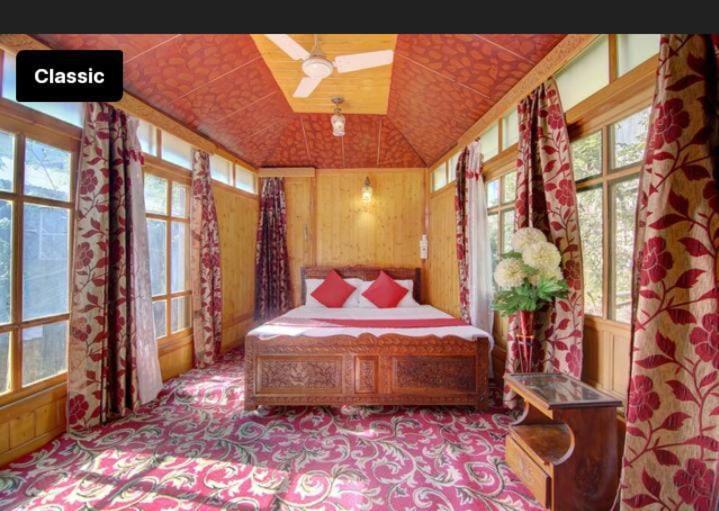 Amina Group Of Houseboats 4*