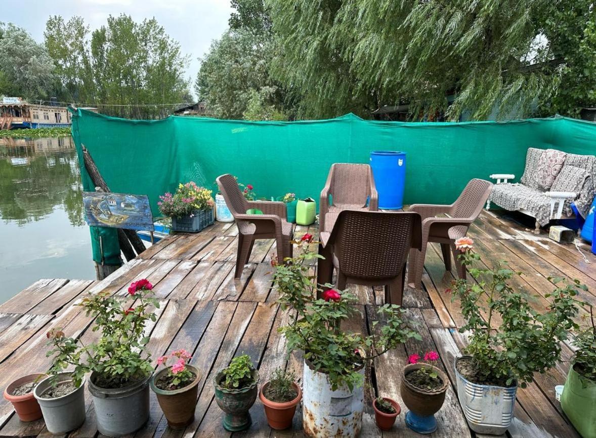 Amina Group Of Houseboats Botel 4*