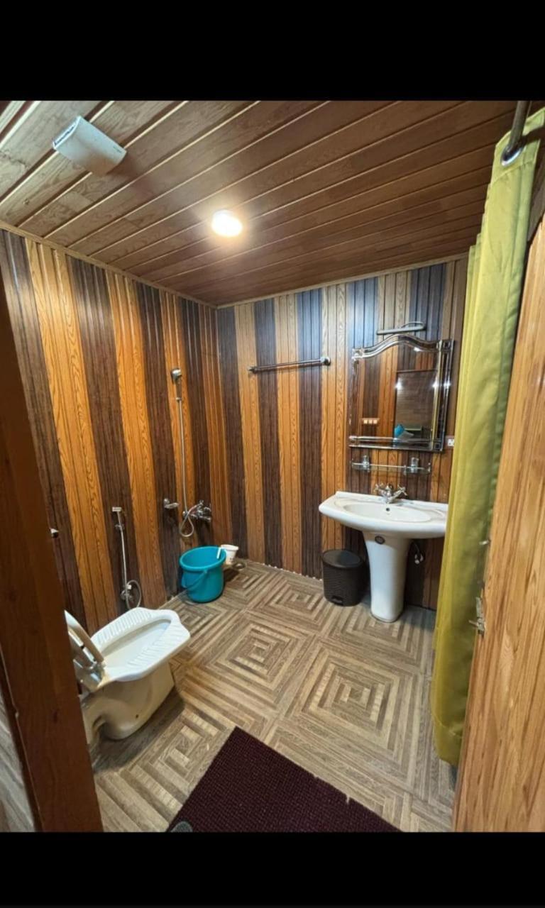 Amina Group Of Houseboats Botel 4*