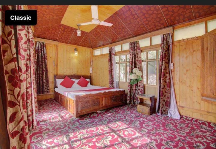 Amina Group Of Houseboats Srinagar (Jammu and Kashmir)