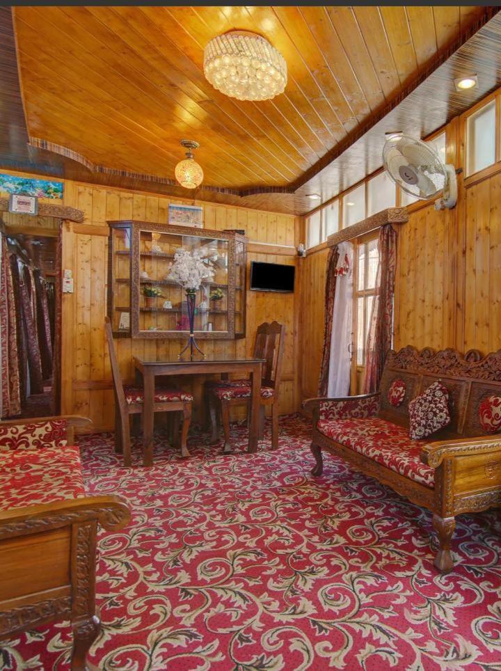 Amina Group Of Houseboats 4* Srinagar (Jammu and Kashmir)