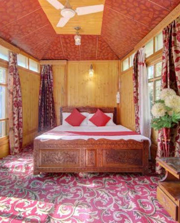 Amina Group Of Houseboats 4*